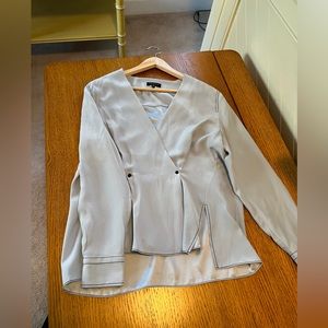 Gorgeous Rag & Bone silk blouse. Women’s size small. Silvery/gray in color